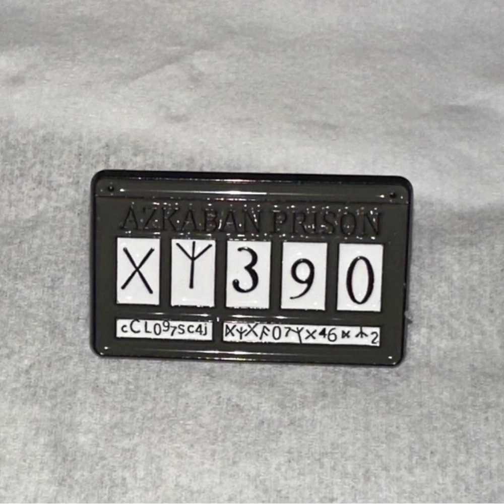 Harry Potter Azkaban brooch pin.